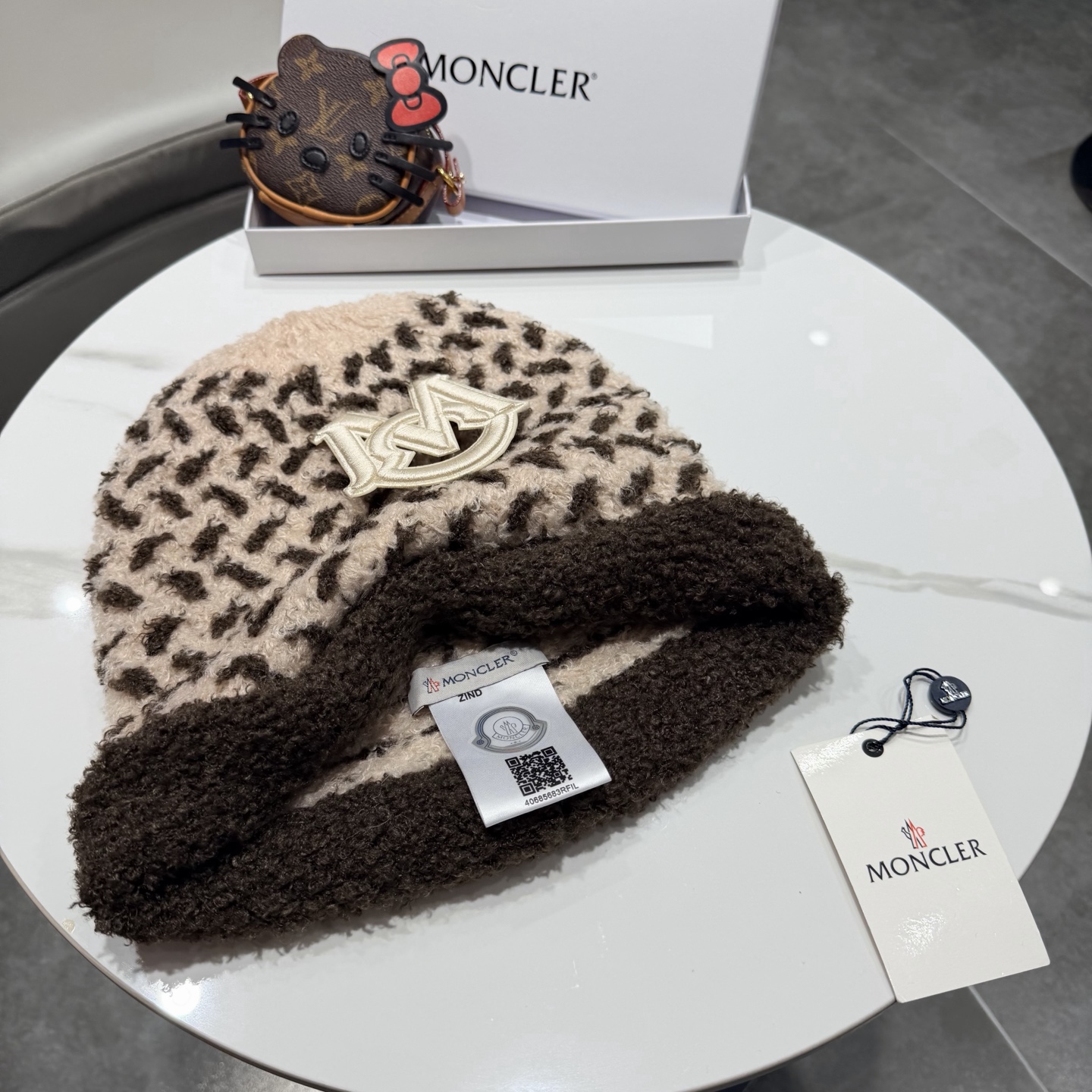 蒙口针织帽MONCLER毛线帽👍质量非常柔软舒服，保暖又时尚，简约大气，百搭款