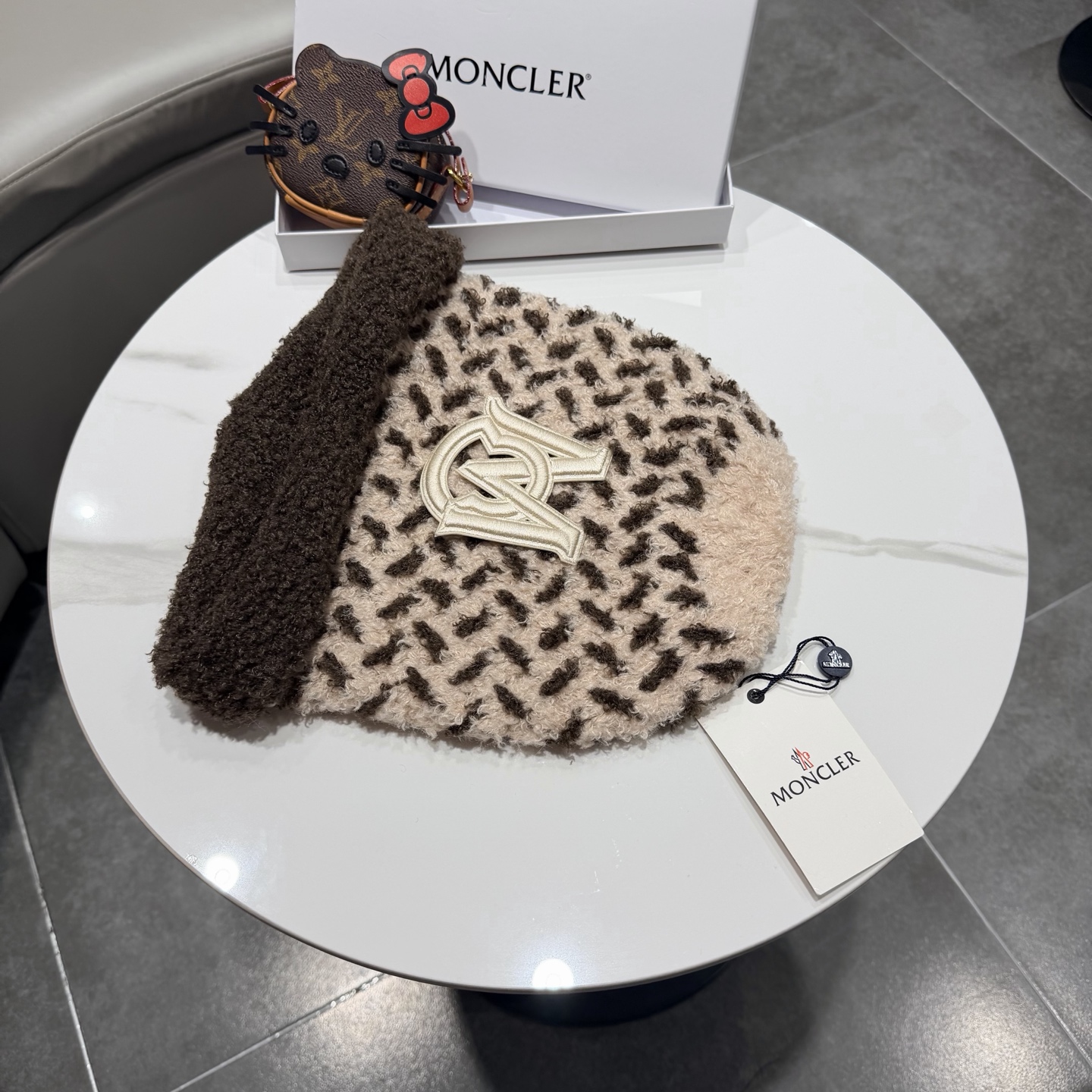 蒙口针织帽MONCLER毛线帽👍质量非常柔软舒服，保暖又时尚，简约大气，百搭款