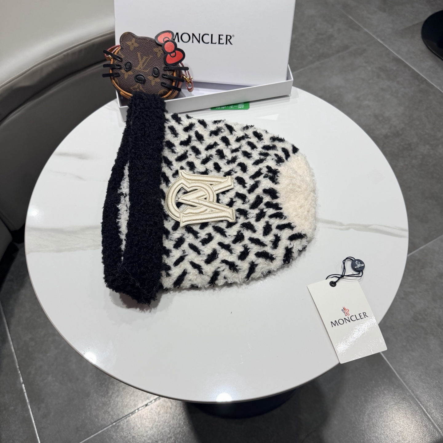 蒙口针织帽MONCLER毛线帽👍质量非常柔软舒服，保暖又时尚，简约大气，百搭款