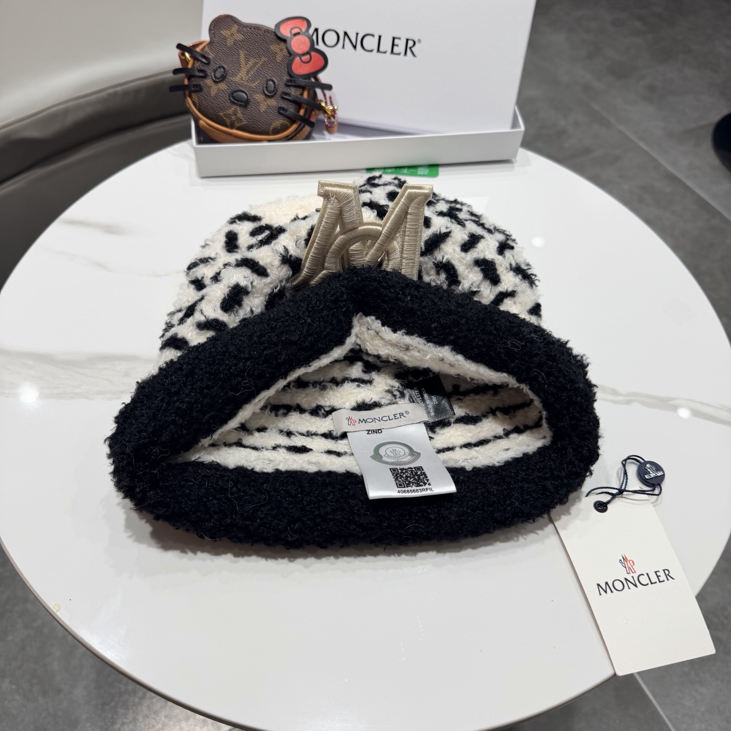 蒙口针织帽MONCLER毛线帽👍质量非常柔软舒服，保暖又时尚，简约大气，百搭款