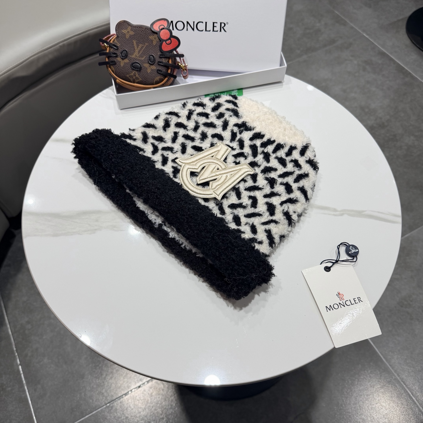 蒙口针织帽MONCLER毛线帽👍质量非常柔软舒服，保暖又时尚，简约大气，百搭款