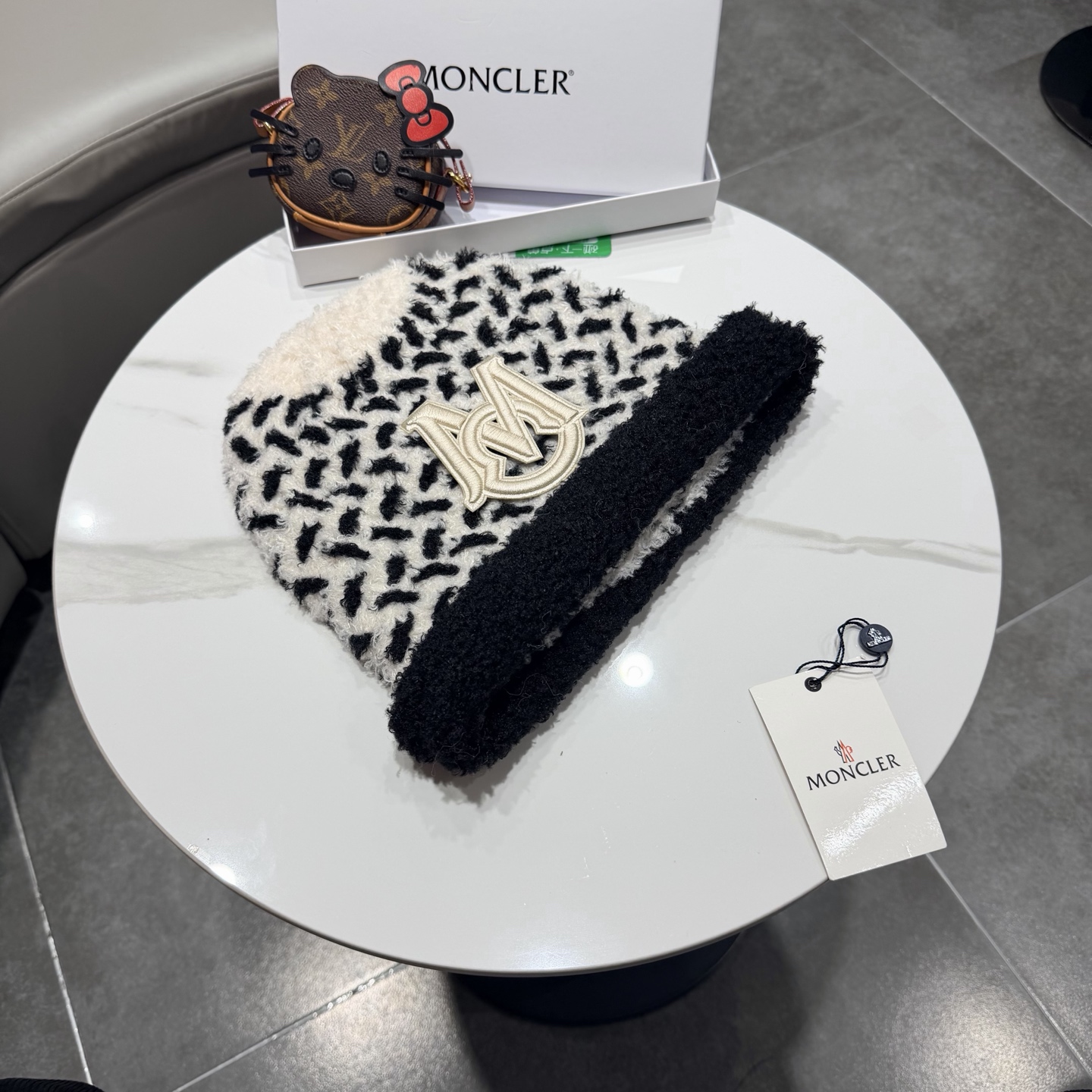 蒙口针织帽MONCLER毛线帽👍质量非常柔软舒服，保暖又时尚，简约大气，百搭款