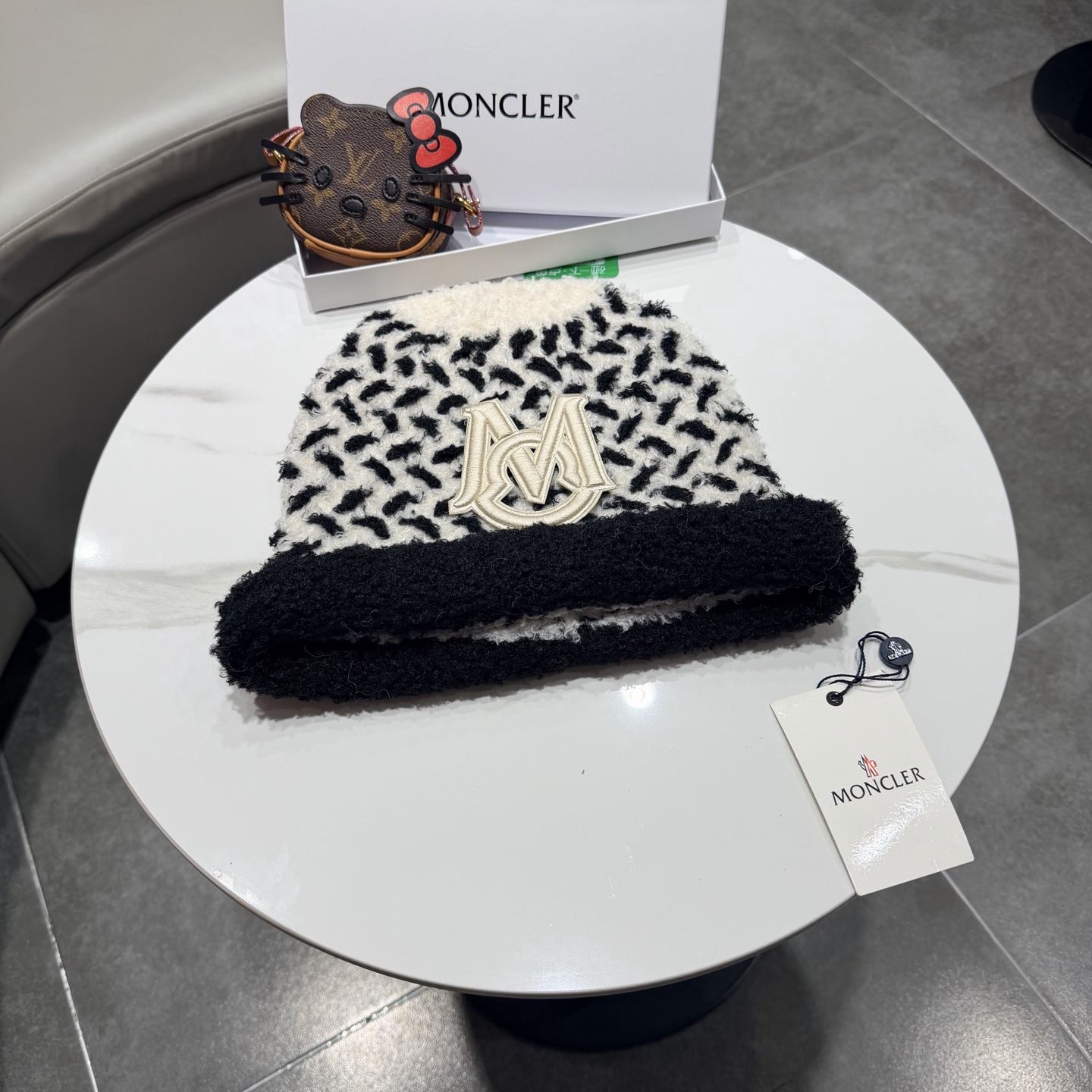 蒙口针织帽MONCLER毛线帽👍质量非常柔软舒服，保暖又时尚，简约大气，百搭款