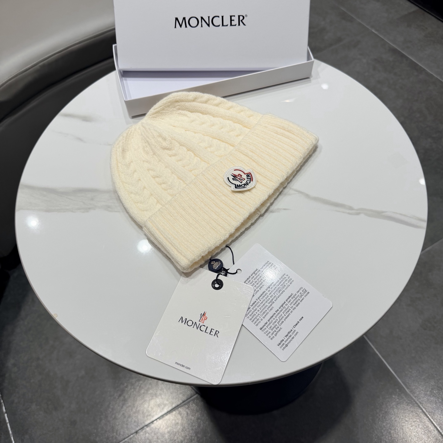 蒙口Moncler盟可睐💥针织帽，原单复刻.非常柔软亲肤，弹性很好💓有质感又非常百搭的款式~保暖的  羊绒毛线帽，均码有