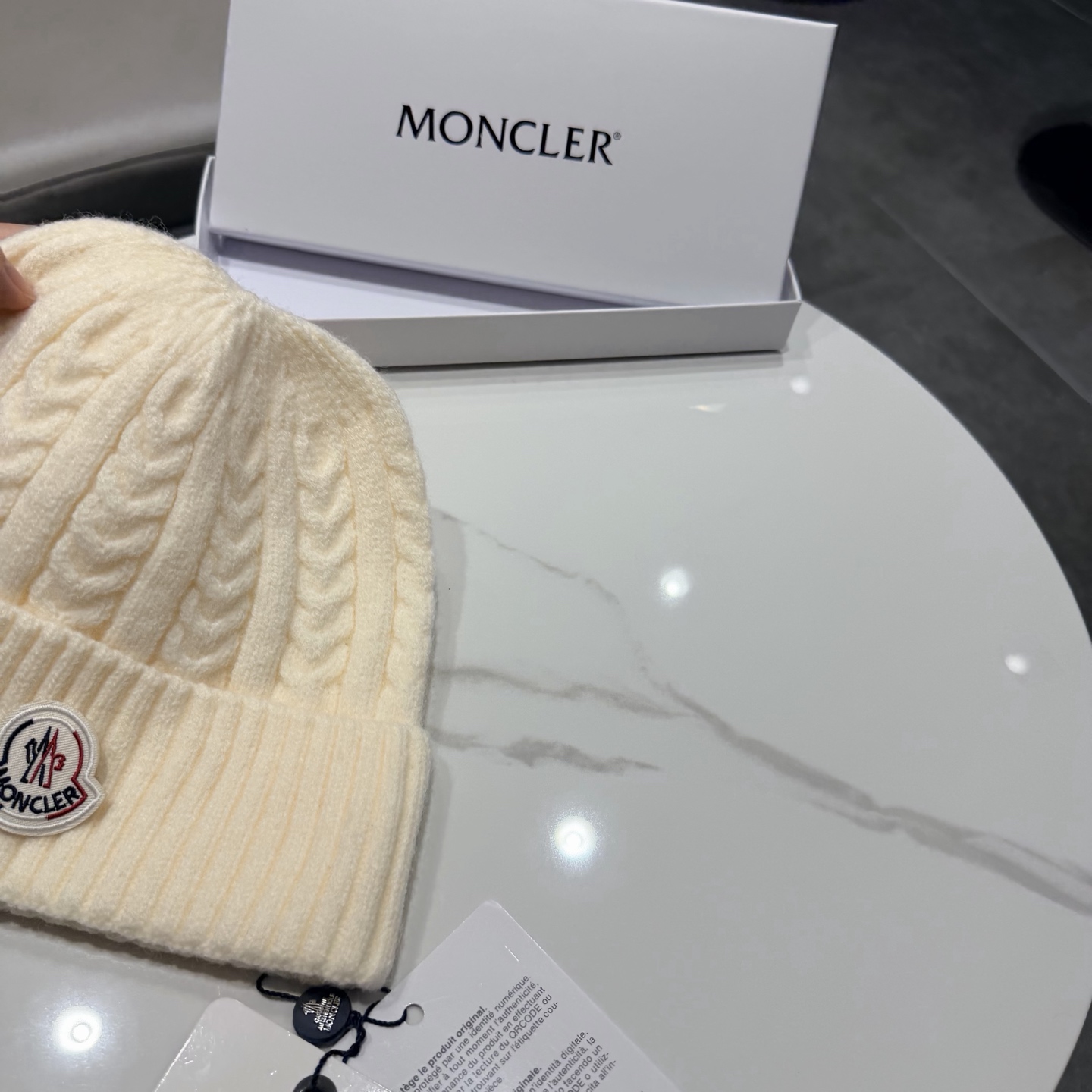 蒙口Moncler盟可睐💥针织帽，原单复刻.非常柔软亲肤，弹性很好💓有质感又非常百搭的款式~保暖的  羊绒毛线帽，均码有