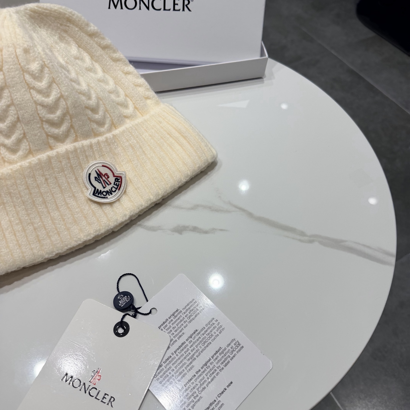 蒙口Moncler盟可睐💥针织帽，原单复刻.非常柔软亲肤，弹性很好💓有质感又非常百搭的款式~保暖的  羊绒毛线帽，均码有