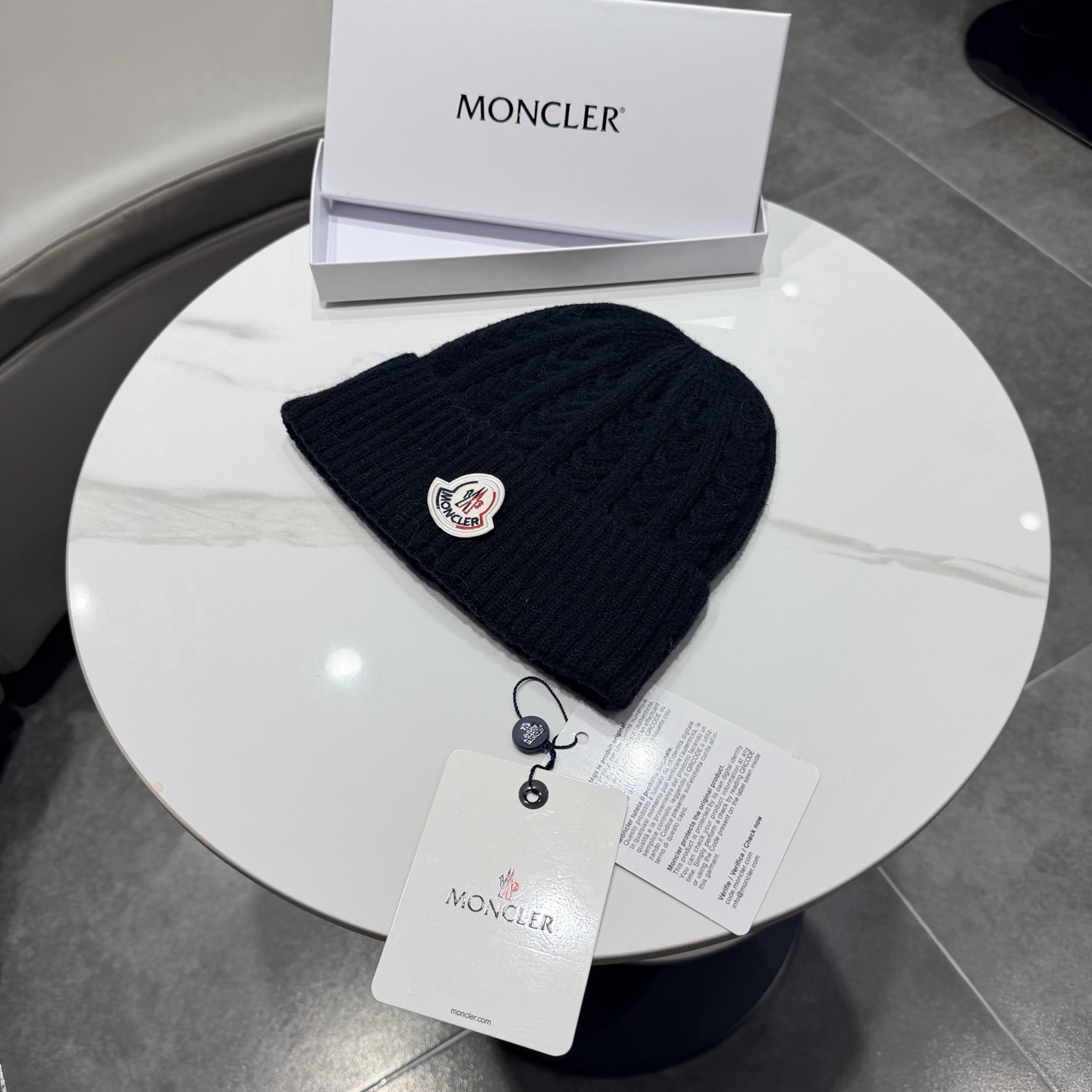 蒙口Moncler盟可睐💥针织帽，原单复刻.非常柔软亲肤，弹性很好💓有质感又非常百搭的款式~保暖的  羊绒毛线帽，均码有
