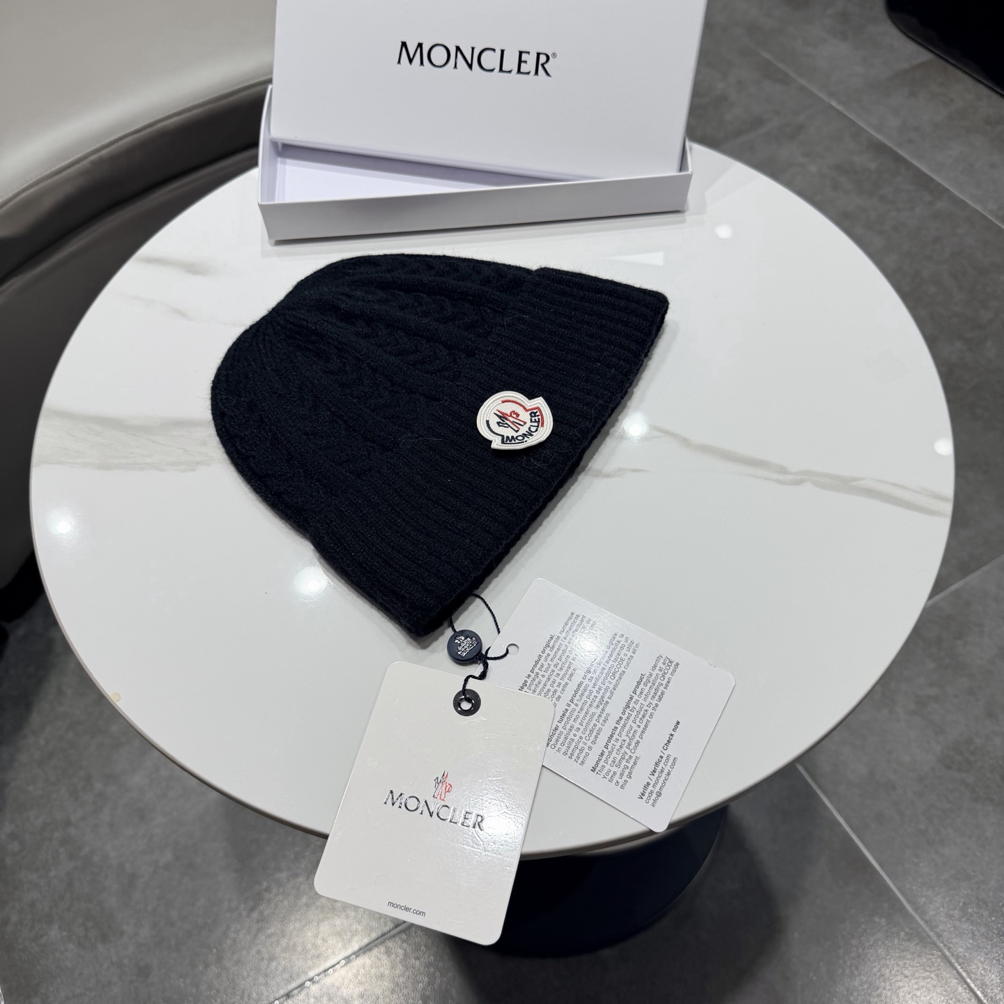 蒙口Moncler盟可睐💥针织帽，原单复刻.非常柔软亲肤，弹性很好💓有质感又非常百搭的款式~保暖的  羊绒毛线帽，均码有