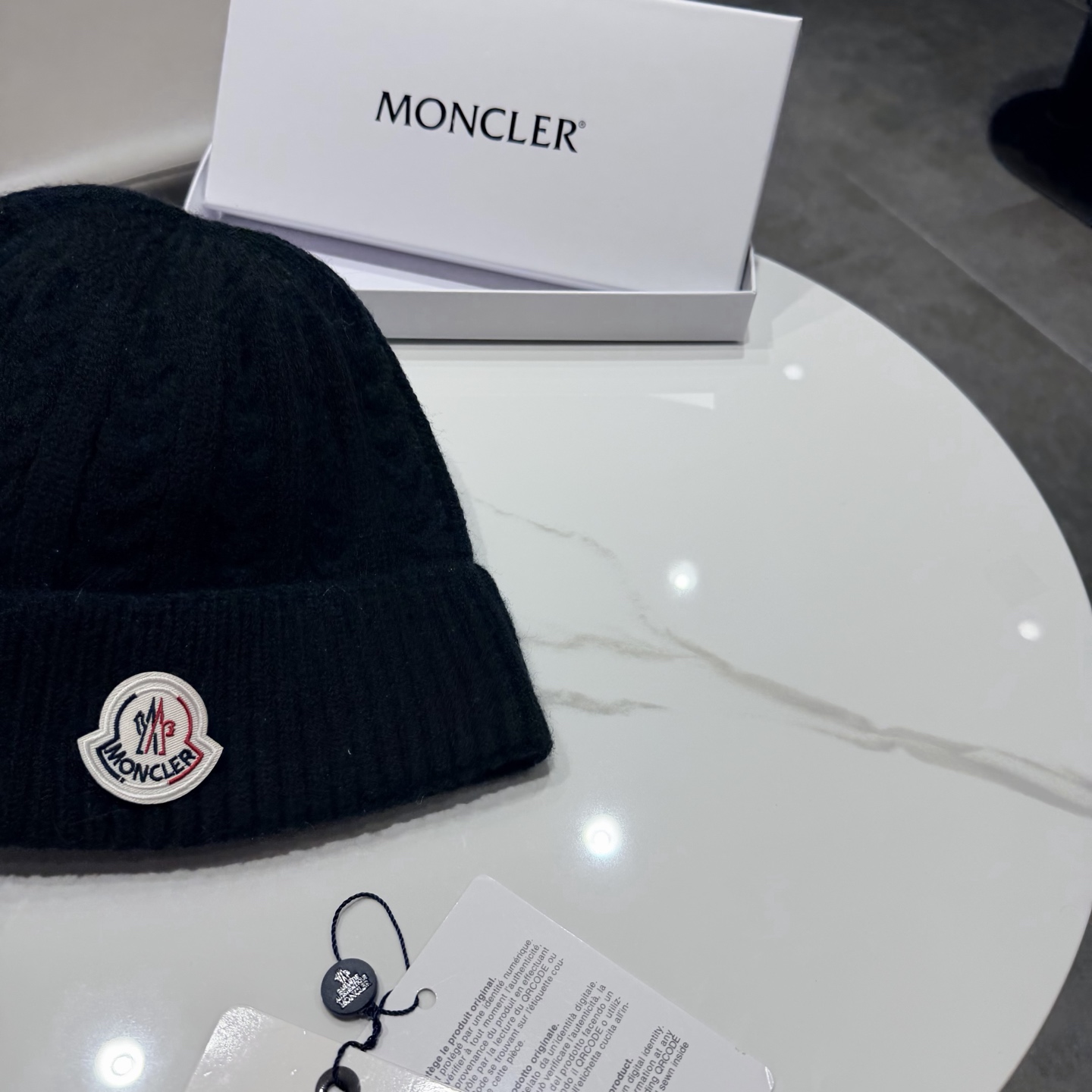 蒙口Moncler盟可睐💥针织帽，原单复刻.非常柔软亲肤，弹性很好💓有质感又非常百搭的款式~保暖的  羊绒毛线帽，均码有