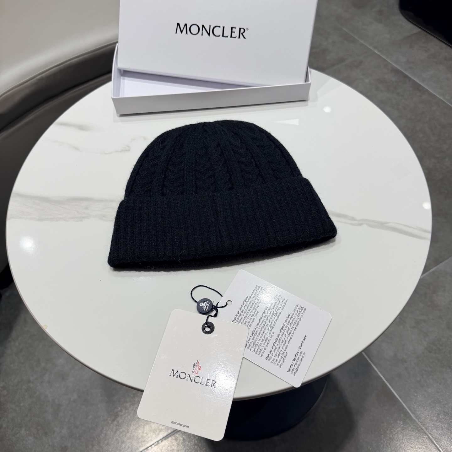 蒙口Moncler盟可睐💥针织帽，原单复刻.非常柔软亲肤，弹性很好💓有质感又非常百搭的款式~保暖的  羊绒毛线帽，均码有