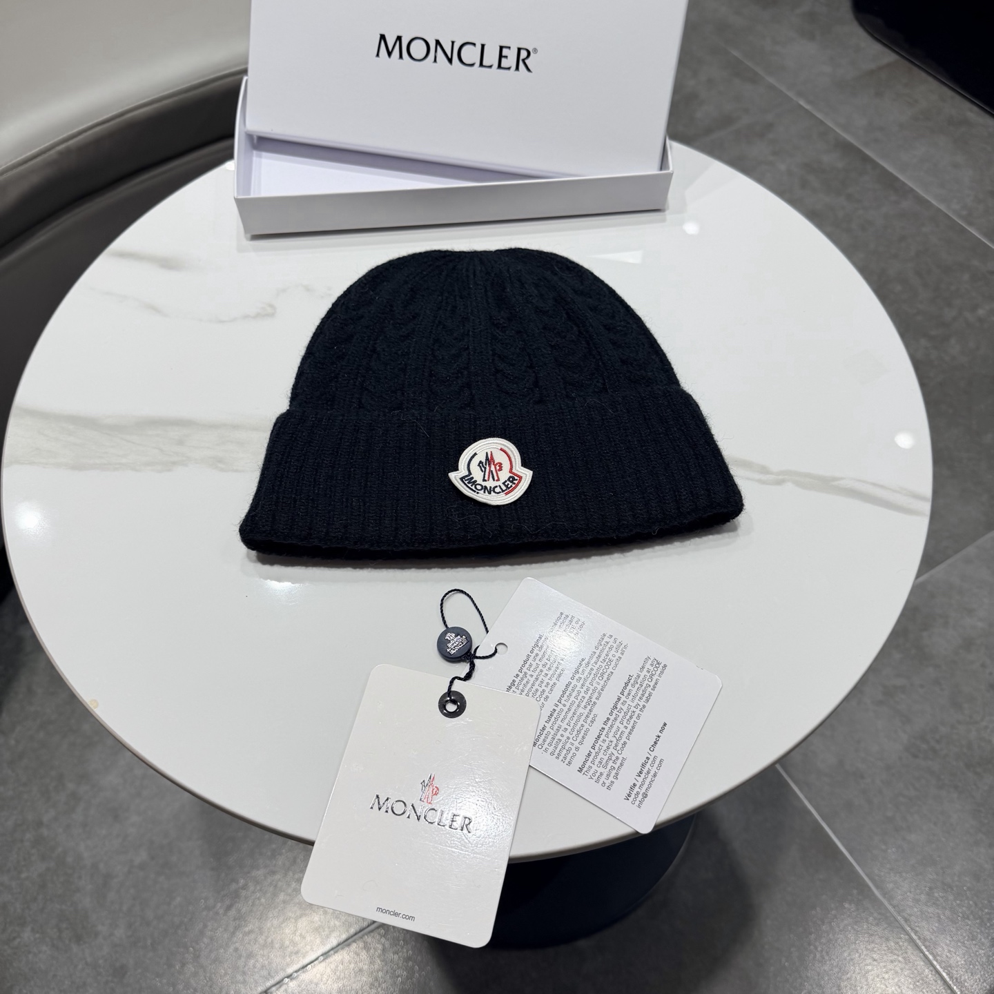 蒙口Moncler盟可睐💥针织帽，原单复刻.非常柔软亲肤，弹性很好💓有质感又非常百搭的款式~保暖的  羊绒毛线帽，均码有