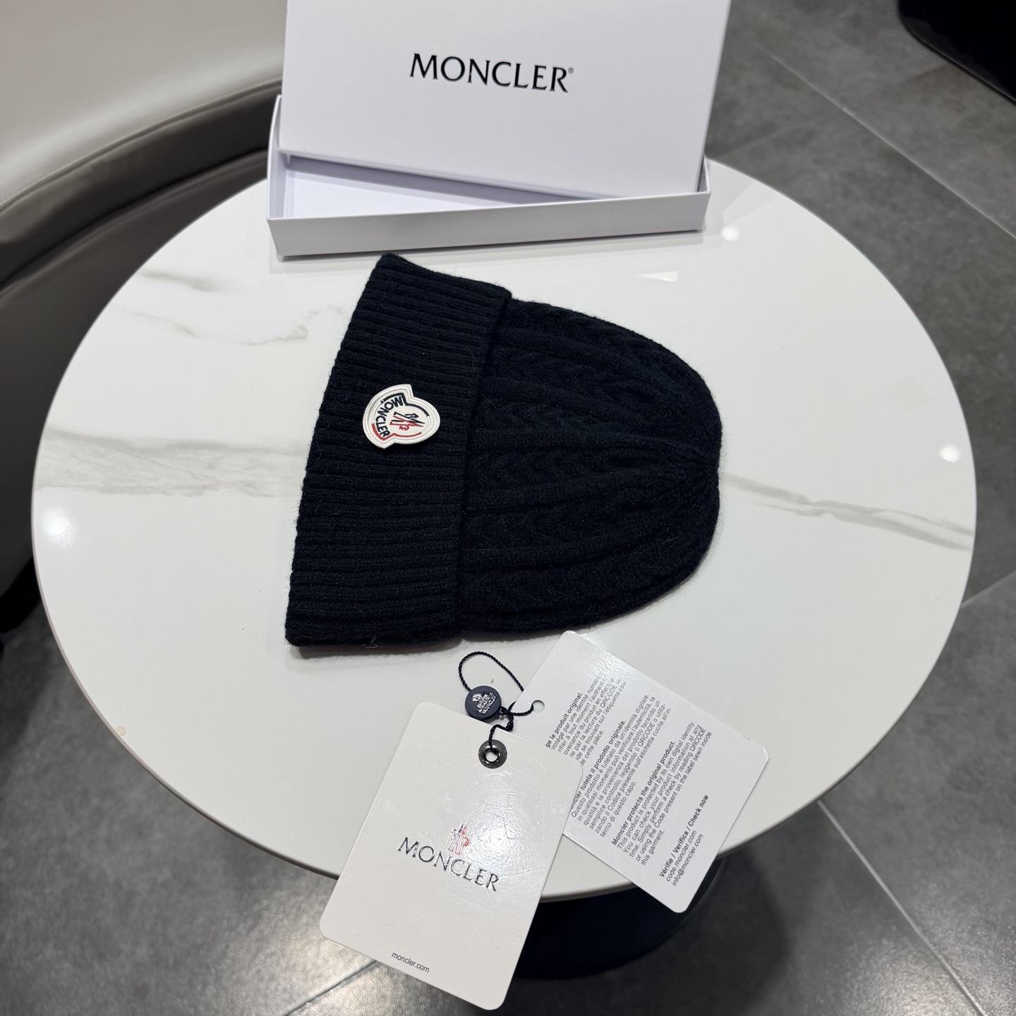 蒙口Moncler盟可睐💥针织帽，原单复刻.非常柔软亲肤，弹性很好💓有质感又非常百搭的款式~保暖的  羊绒毛线帽，均码有
