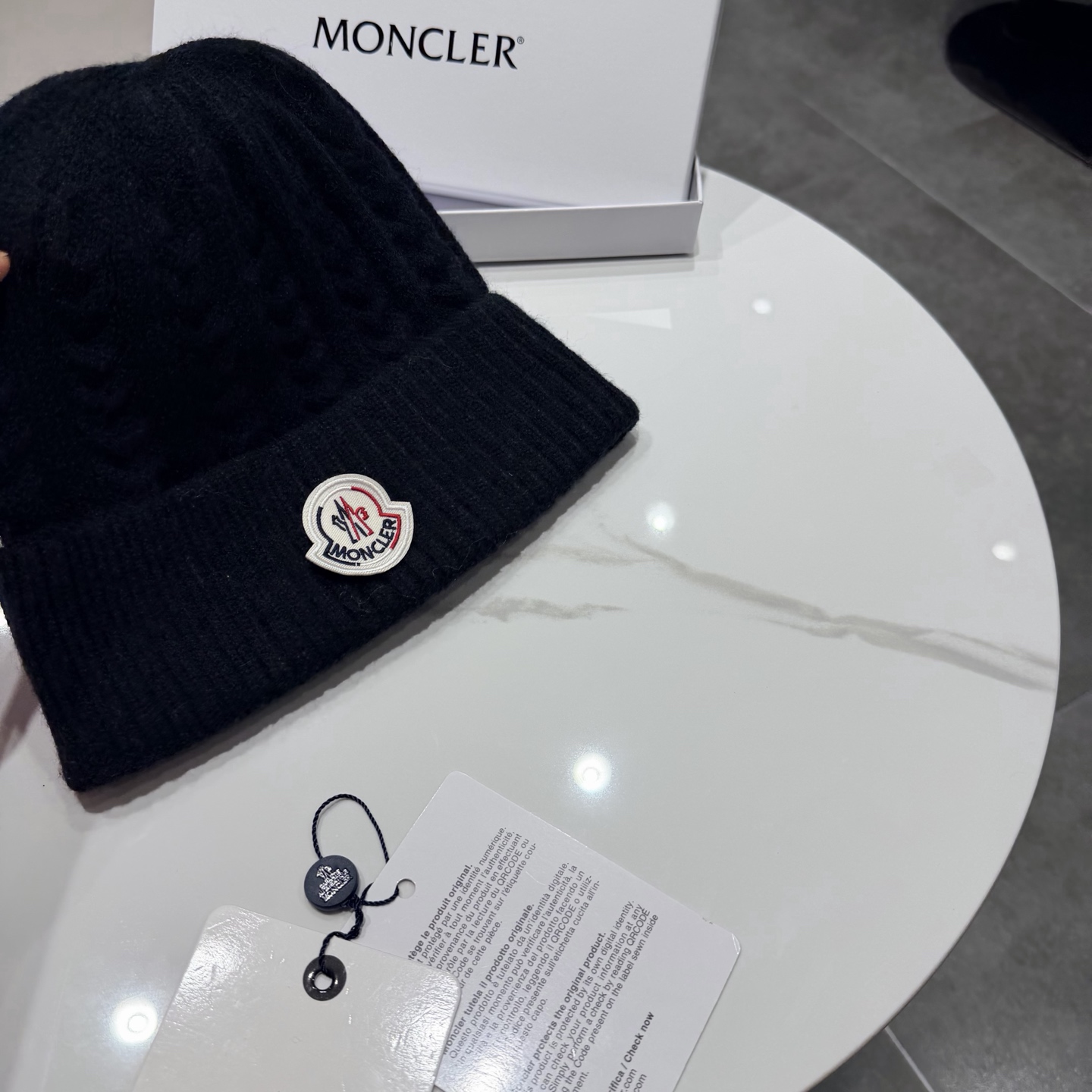 蒙口Moncler盟可睐💥针织帽，原单复刻.非常柔软亲肤，弹性很好💓有质感又非常百搭的款式~保暖的  羊绒毛线帽，均码有