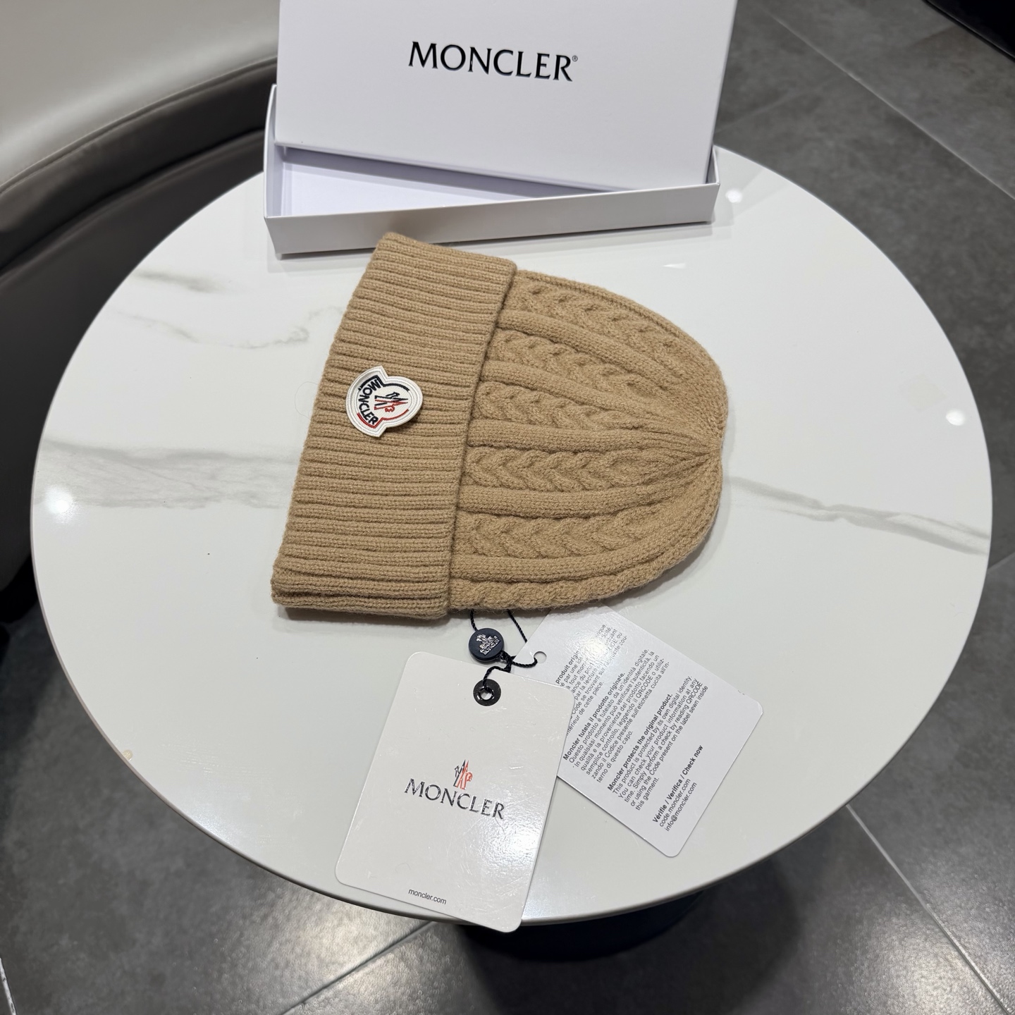 蒙口Moncler盟可睐💥针织帽，原单复刻.非常柔软亲肤，弹性很好💓有质感又非常百搭的款式~保暖的  羊绒毛线帽，均码有