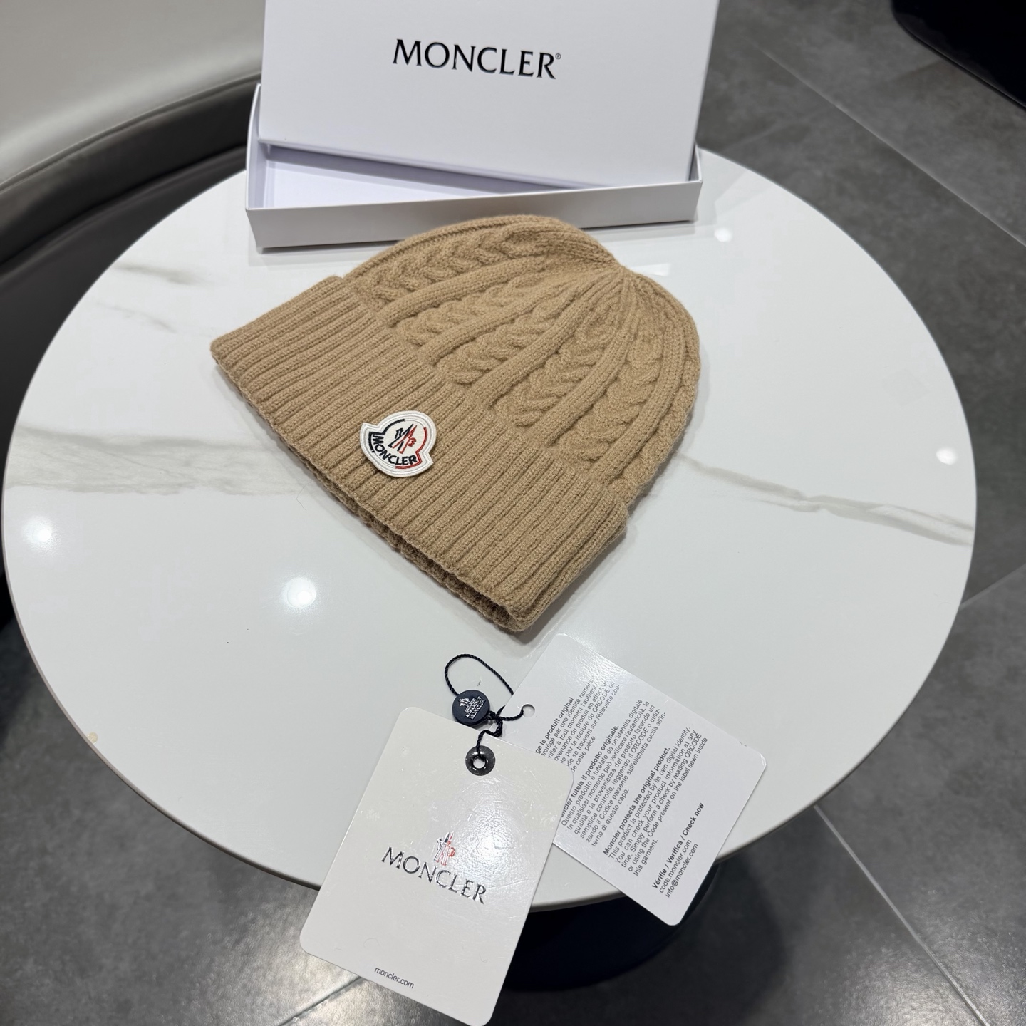 蒙口Moncler盟可睐💥针织帽，原单复刻.非常柔软亲肤，弹性很好💓有质感又非常百搭的款式~保暖的  羊绒毛线帽，均码有