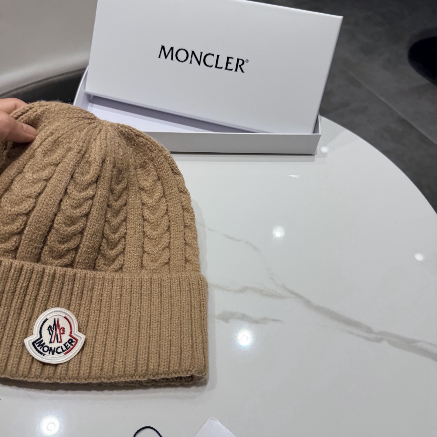 蒙口Moncler盟可睐💥针织帽，原单复刻.非常柔软亲肤，弹性很好💓有质感又非常百搭的款式~保暖的  羊绒毛线帽，均码有
