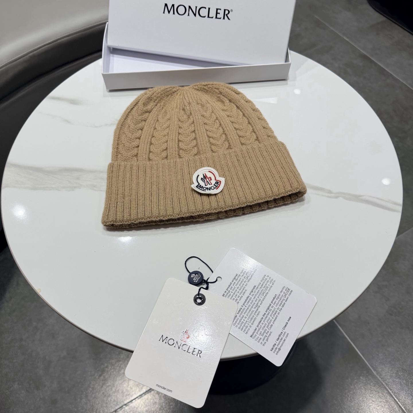 蒙口Moncler盟可睐💥针织帽，原单复刻.非常柔软亲肤，弹性很好💓有质感又非常百搭的款式~保暖的  羊绒毛线帽，均码有