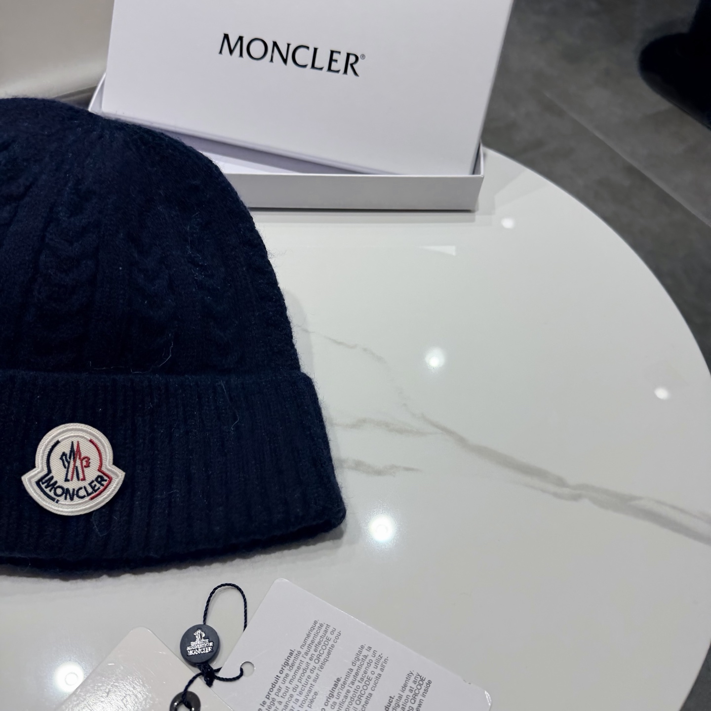 蒙口Moncler盟可睐💥针织帽，原单复刻.非常柔软亲肤，弹性很好💓有质感又非常百搭的款式~保暖的  羊绒毛线帽，均码有