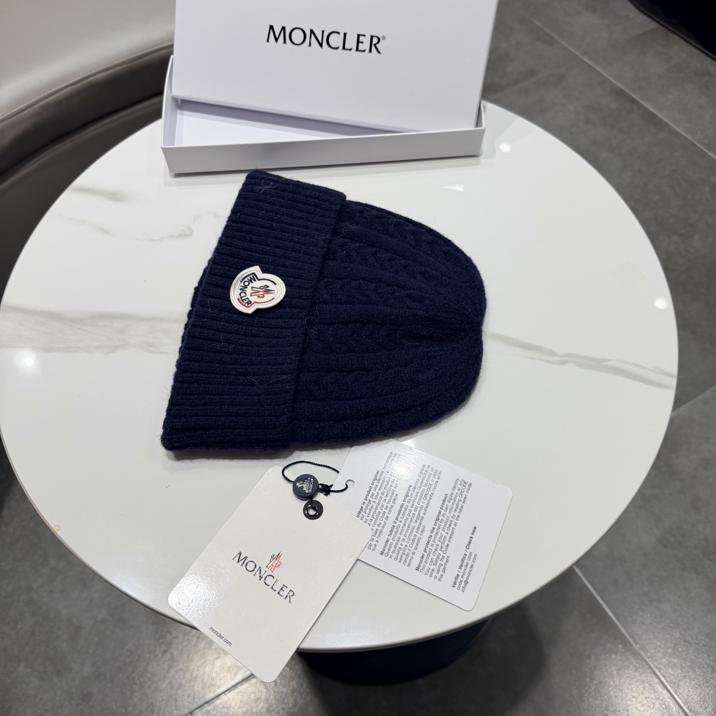 蒙口Moncler盟可睐💥针织帽，原单复刻.非常柔软亲肤，弹性很好💓有质感又非常百搭的款式~保暖的  羊绒毛线帽，均码有