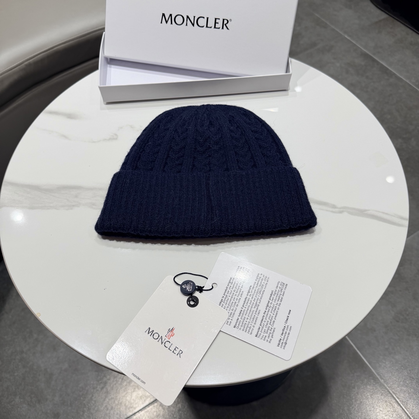 蒙口Moncler盟可睐💥针织帽，原单复刻.非常柔软亲肤，弹性很好💓有质感又非常百搭的款式~保暖的  羊绒毛线帽，均码有