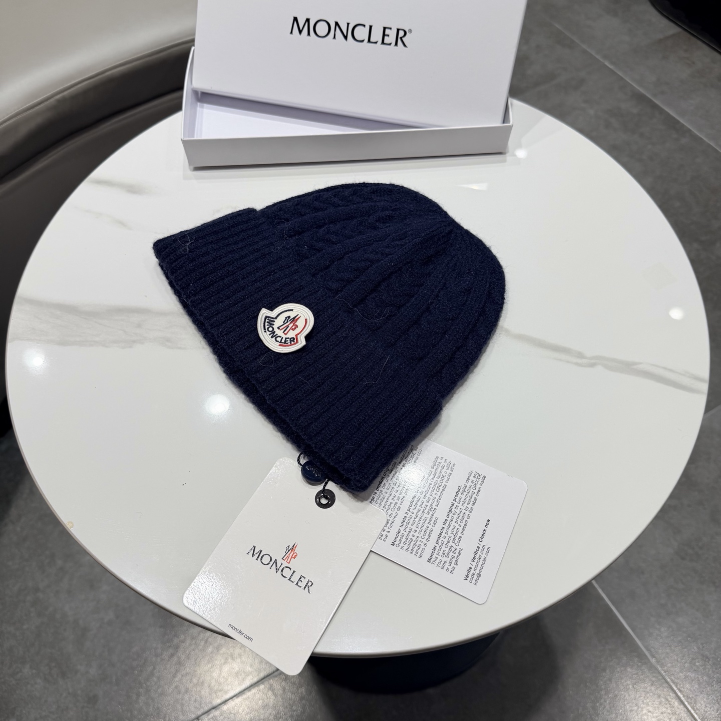 蒙口Moncler盟可睐💥针织帽，原单复刻.非常柔软亲肤，弹性很好💓有质感又非常百搭的款式~保暖的  羊绒毛线帽，均码有