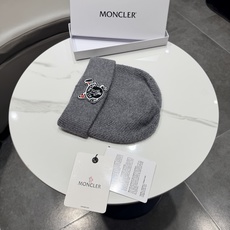 高版本!!! 蒙口MONCLER高品质针织兔羊毛毛线帽 超经典不过时的一款秋冬冷帽🥶 懂货的小姐姐必入款,帽型质量市场都 高版本!!! 蒙口MONCLER高品质针织兔羊毛毛线帽 超经典不过时的一款秋冬冷帽🥶 懂货的小姐姐必入款,帽型质量市场都