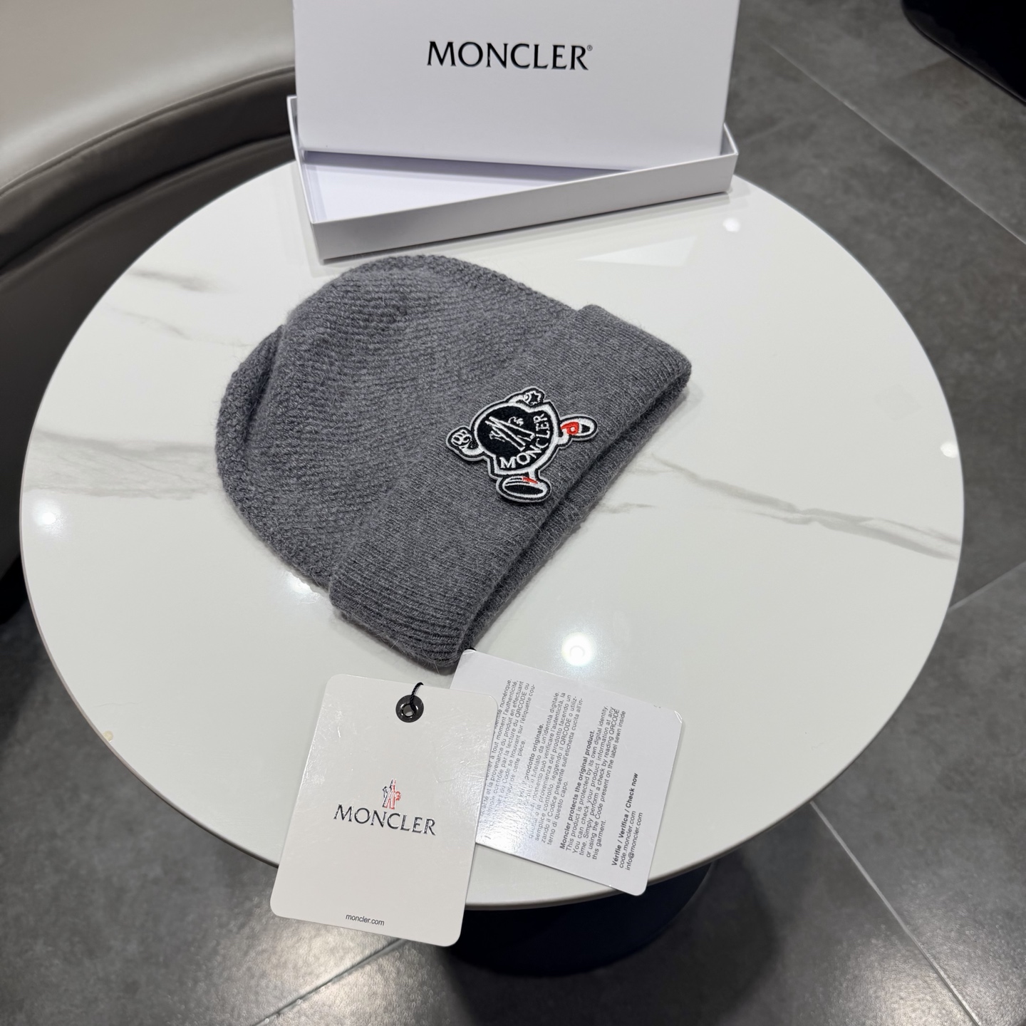 高版本!!! 蒙口MONCLER高品质针织兔羊毛毛线帽 超经典不过时的一款秋冬冷帽🥶 懂货的小姐姐必入款,帽型质量市场都 高版本!!! 蒙口MONCLER高品质针织兔羊毛毛线帽 超经典不过时的一款秋冬冷帽🥶 懂货的小姐姐必入款,帽型质量市场都