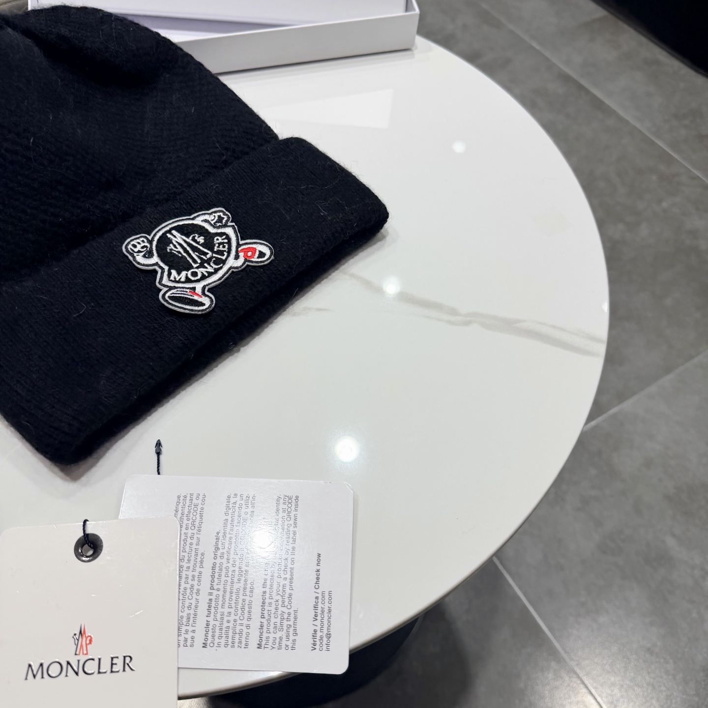 高版本!!! 蒙口MONCLER高品质针织兔羊毛毛线帽 超经典不过时的一款秋冬冷帽🥶 懂货的小姐姐必入款,帽型质量市场都 高版本!!! 蒙口MONCLER高品质针织兔羊毛毛线帽 超经典不过时的一款秋冬冷帽🥶 懂货的小姐姐必入款,帽型质量市场都