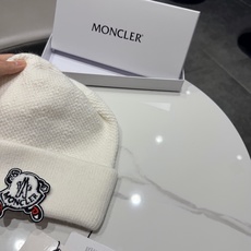 高版本!!! 蒙口MONCLER高品质针织兔羊毛毛线帽 超经典不过时的一款秋冬冷帽🥶 懂货的小姐姐必入款,帽型质量市场都 高版本!!! 蒙口MONCLER高品质针织兔羊毛毛线帽 超经典不过时的一款秋冬冷帽🥶 懂货的小姐姐必入款,帽型质量市场都