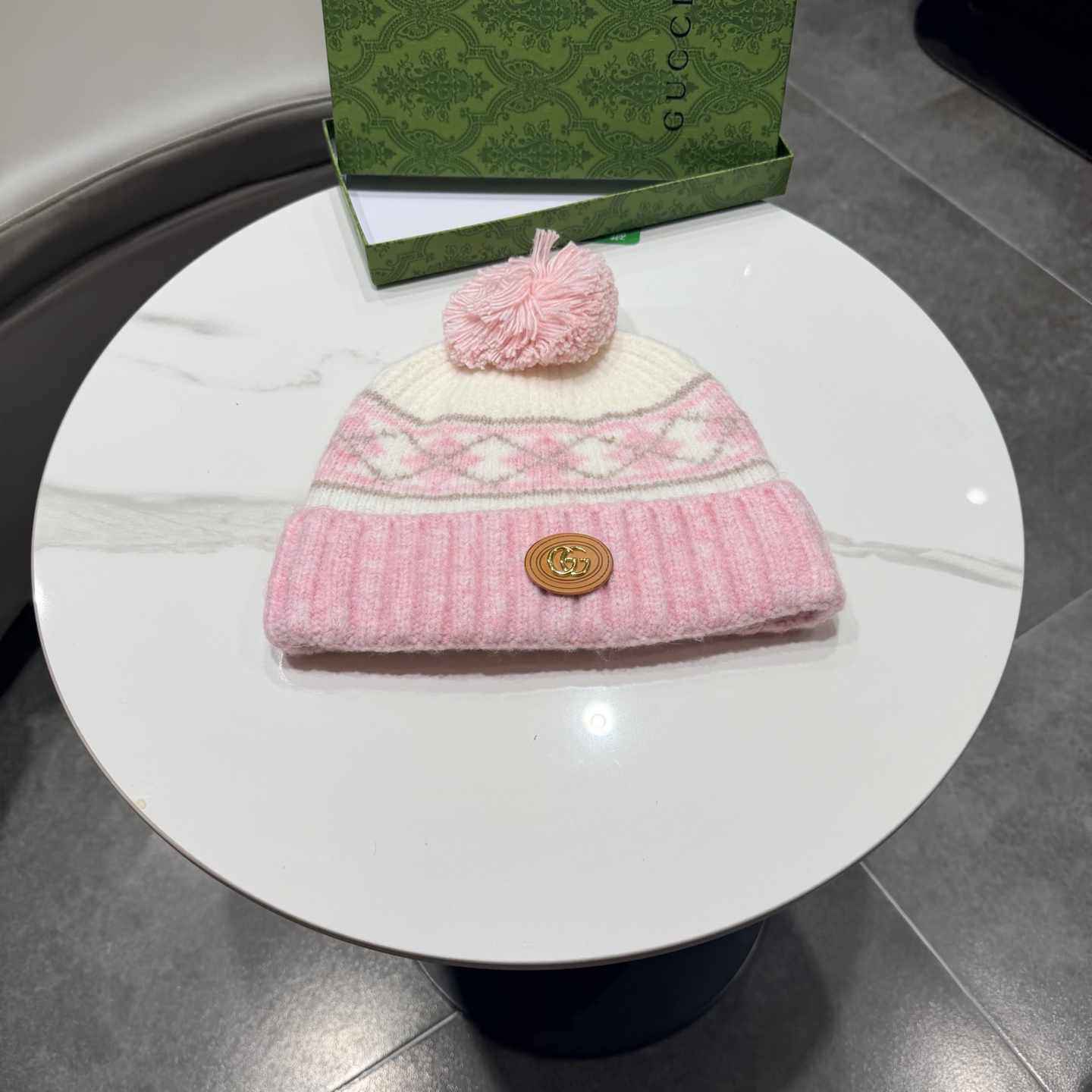 Gucci古奇毛线帽子女冬季羊毛混纺针织帽毛球保暖显脸小宽松冷帽