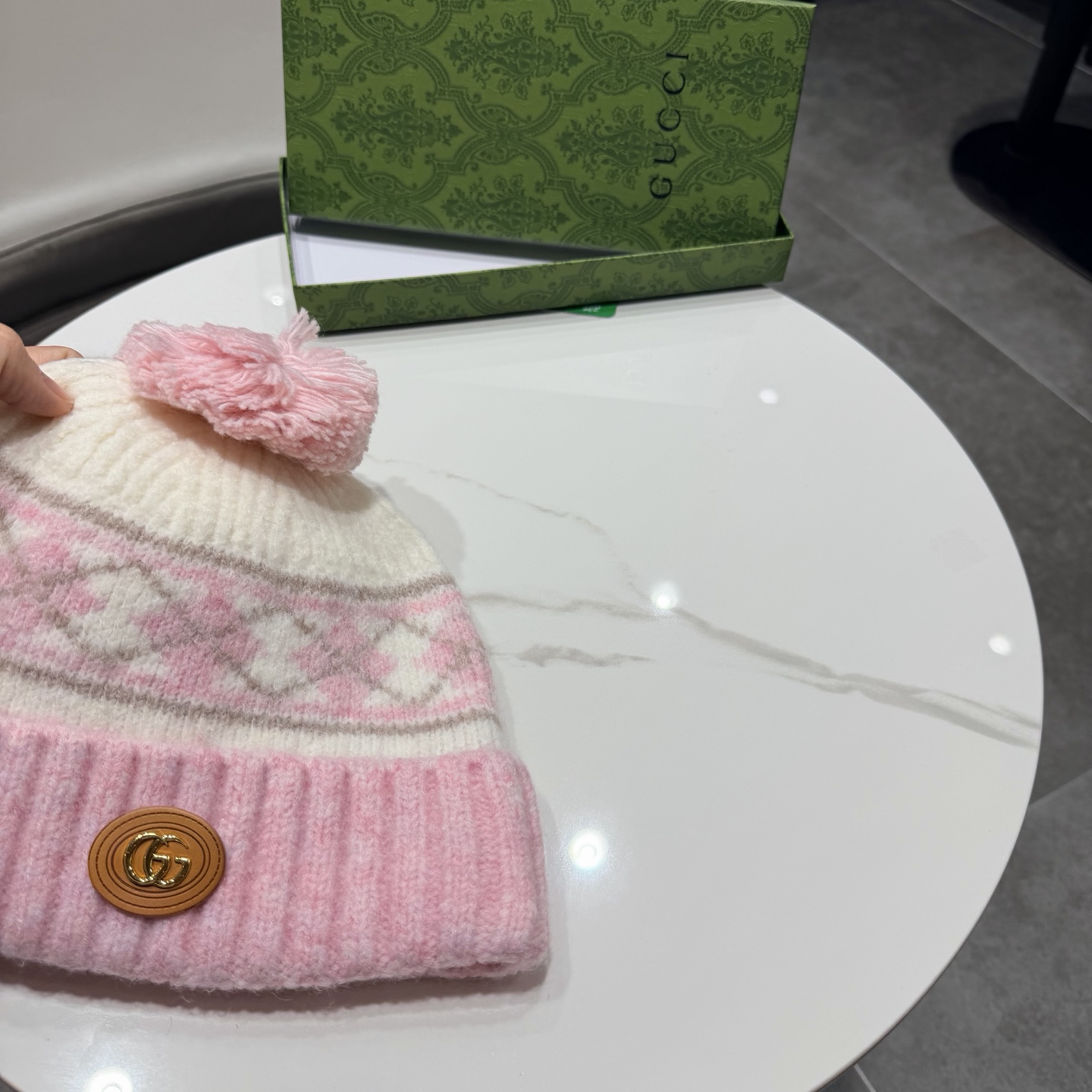 Gucci古奇毛线帽子女冬季羊毛混纺针织帽毛球保暖显脸小宽松冷帽