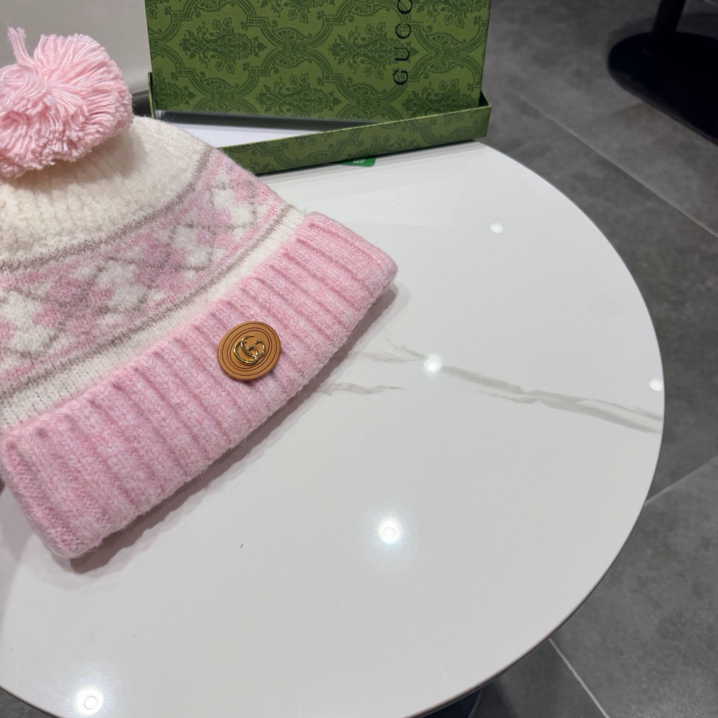 Gucci古奇毛线帽子女冬季羊毛混纺针织帽毛球保暖显脸小宽松冷帽