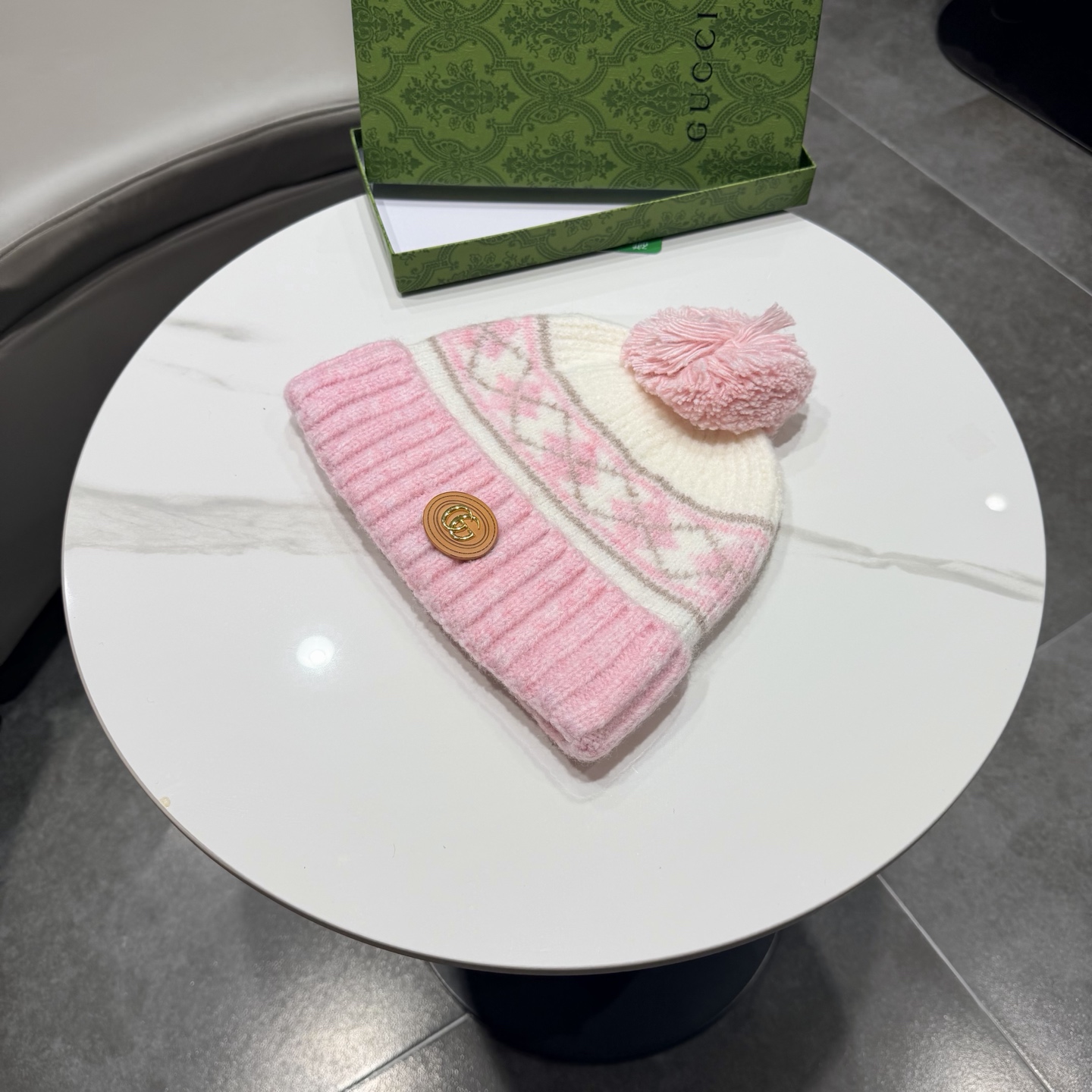 Gucci古奇毛线帽子女冬季羊毛混纺针织帽毛球保暖显脸小宽松冷帽