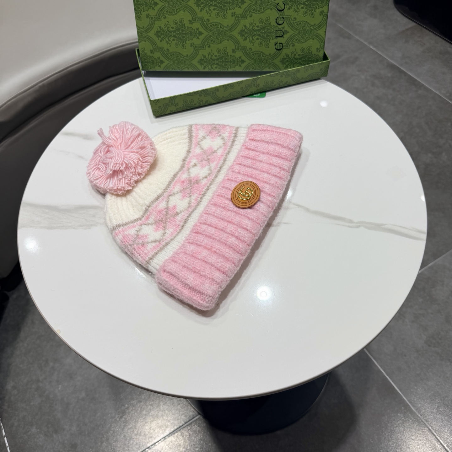 Gucci古奇毛线帽子女冬季羊毛混纺针织帽毛球保暖显脸小宽松冷帽