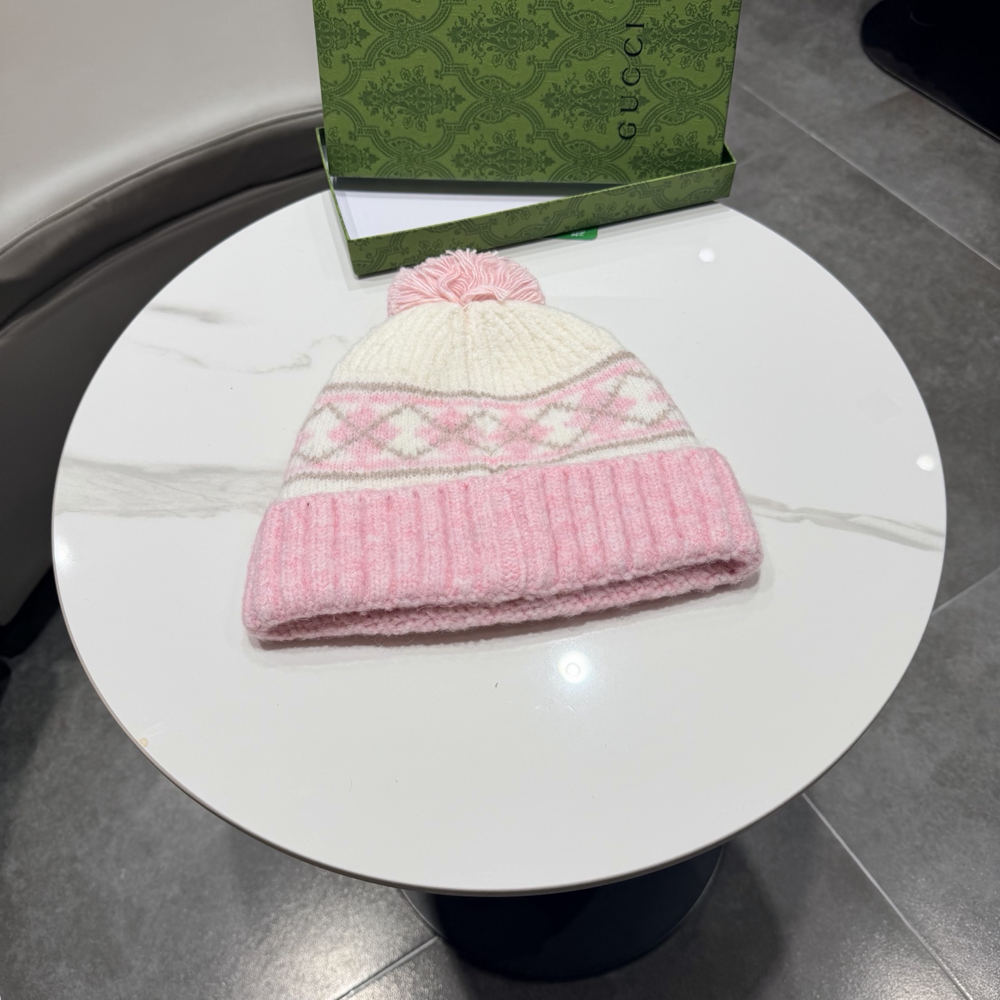 Gucci古奇毛线帽子女冬季羊毛混纺针织帽毛球保暖显脸小宽松冷帽