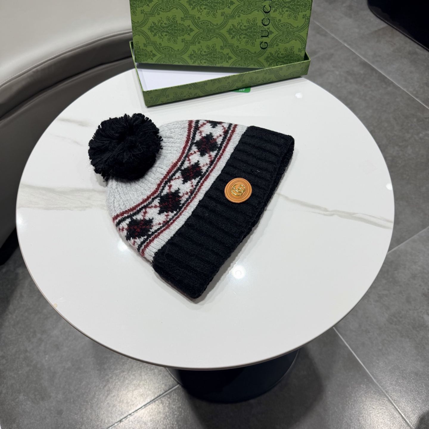 Gucci古奇毛线帽子女冬季羊毛混纺针织帽毛球保暖显脸小宽松冷帽