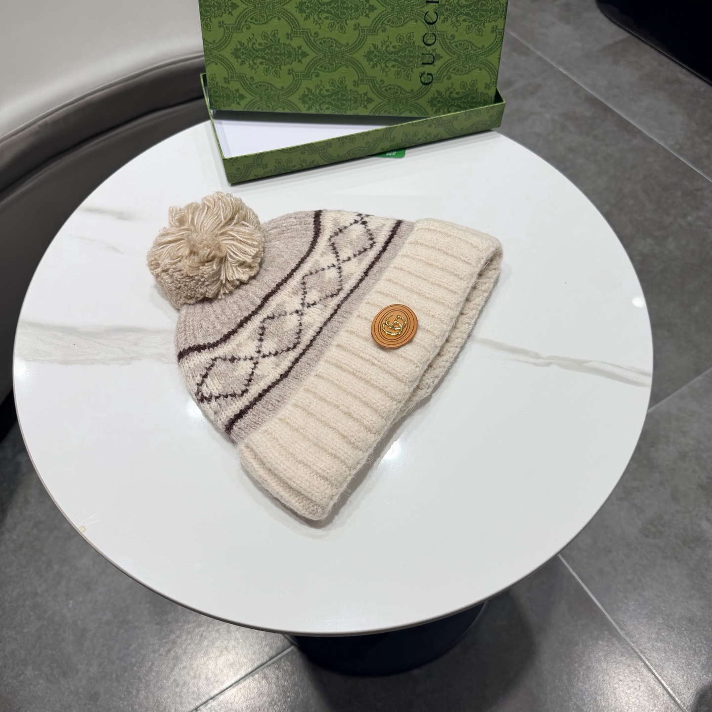 Gucci古奇毛线帽子女冬季羊毛混纺针织帽毛球保暖显脸小宽松冷帽