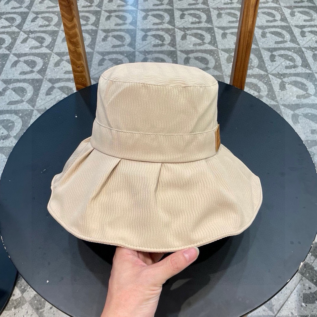 Burberry（巴宝莉）2024新款防晒帽防紫外线夏季遮脸海边太阳帽女士小标渔夫帽