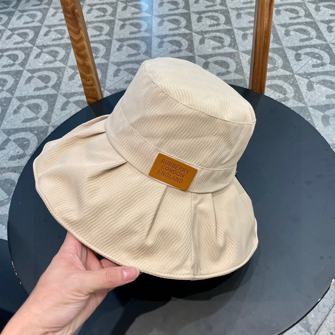 Burberry（巴宝莉）2024新款防晒帽防紫外线夏季遮脸海边太阳帽女士小标渔夫帽