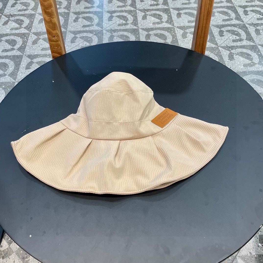 Burberry（巴宝莉）2024新款防晒帽防紫外线夏季遮脸海边太阳帽女士小标渔夫帽
