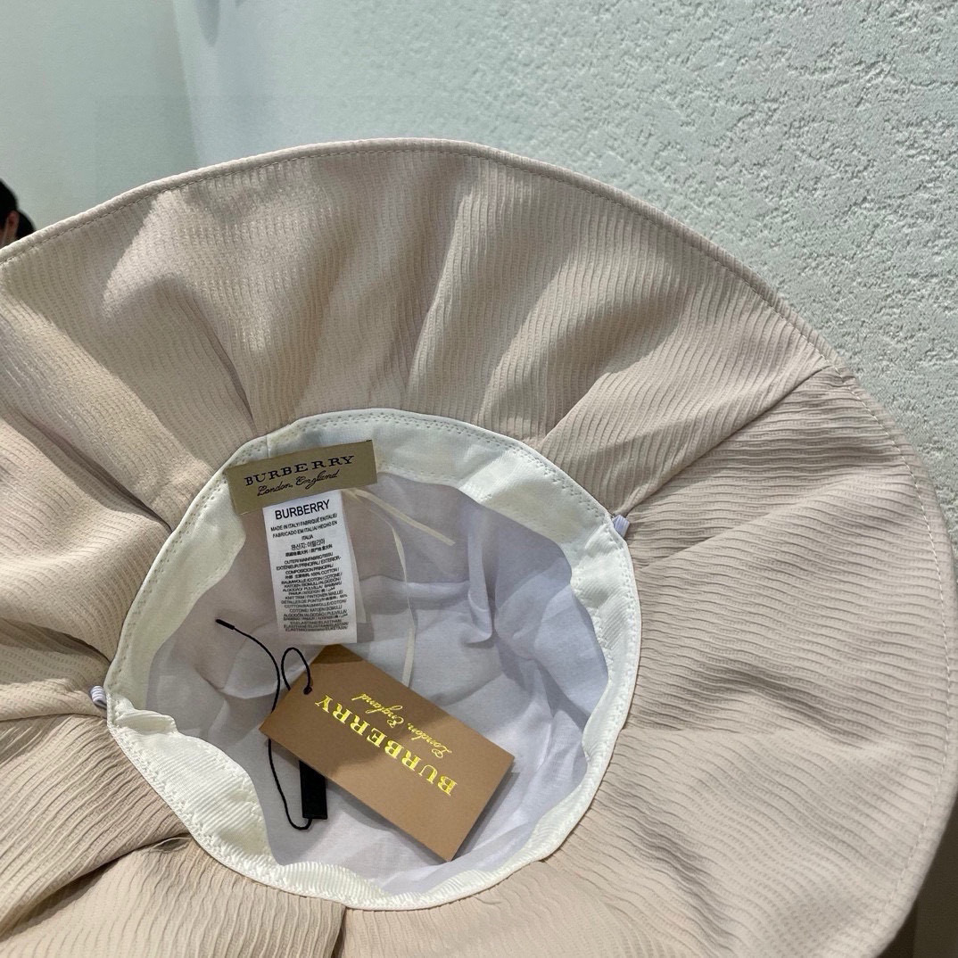 Burberry（巴宝莉）2024新款防晒帽防紫外线夏季遮脸海边太阳帽女士小标渔夫帽