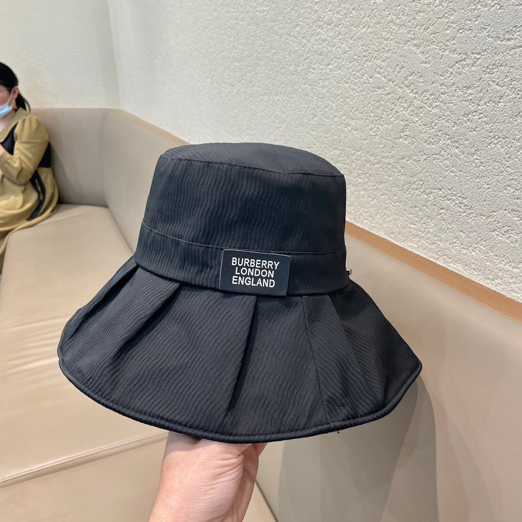 Burberry（巴宝莉）2024新款防晒帽防紫外线夏季遮脸海边太阳帽女士小标渔夫帽