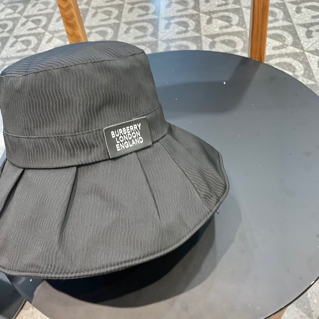 Burberry（巴宝莉）2024新款防晒帽防紫外线夏季遮脸海边太阳帽女士小标渔夫帽