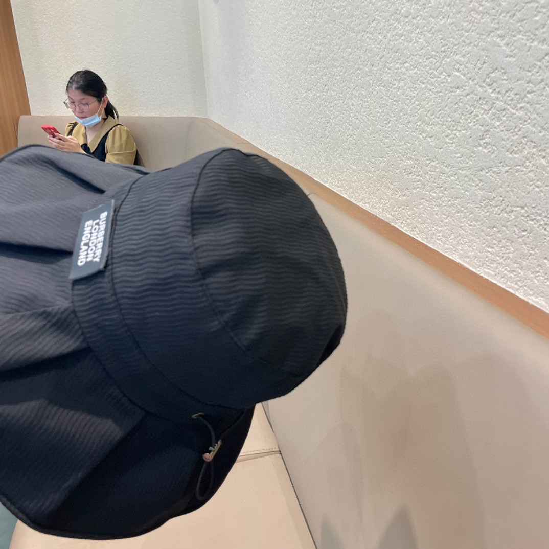 Burberry（巴宝莉）2024新款防晒帽防紫外线夏季遮脸海边太阳帽女士小标渔夫帽