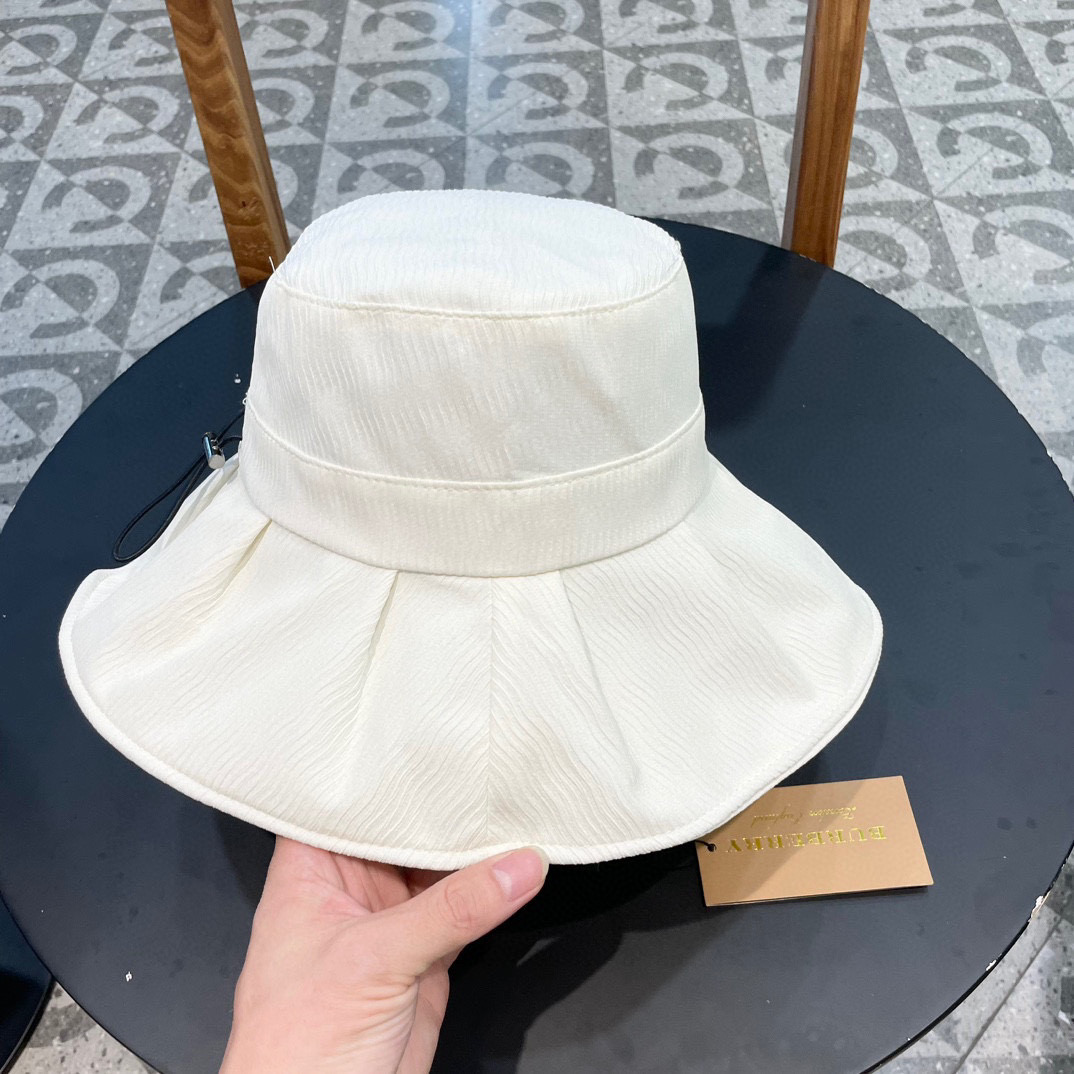 Burberry（巴宝莉）2024新款防晒帽防紫外线夏季遮脸海边太阳帽女士小标渔夫帽
