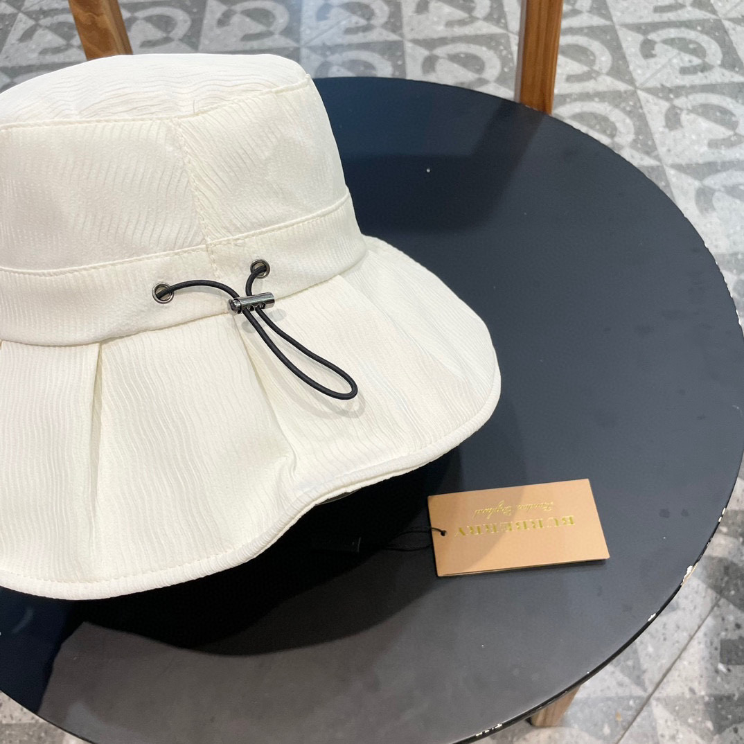 Burberry（巴宝莉）2024新款防晒帽防紫外线夏季遮脸海边太阳帽女士小标渔夫帽