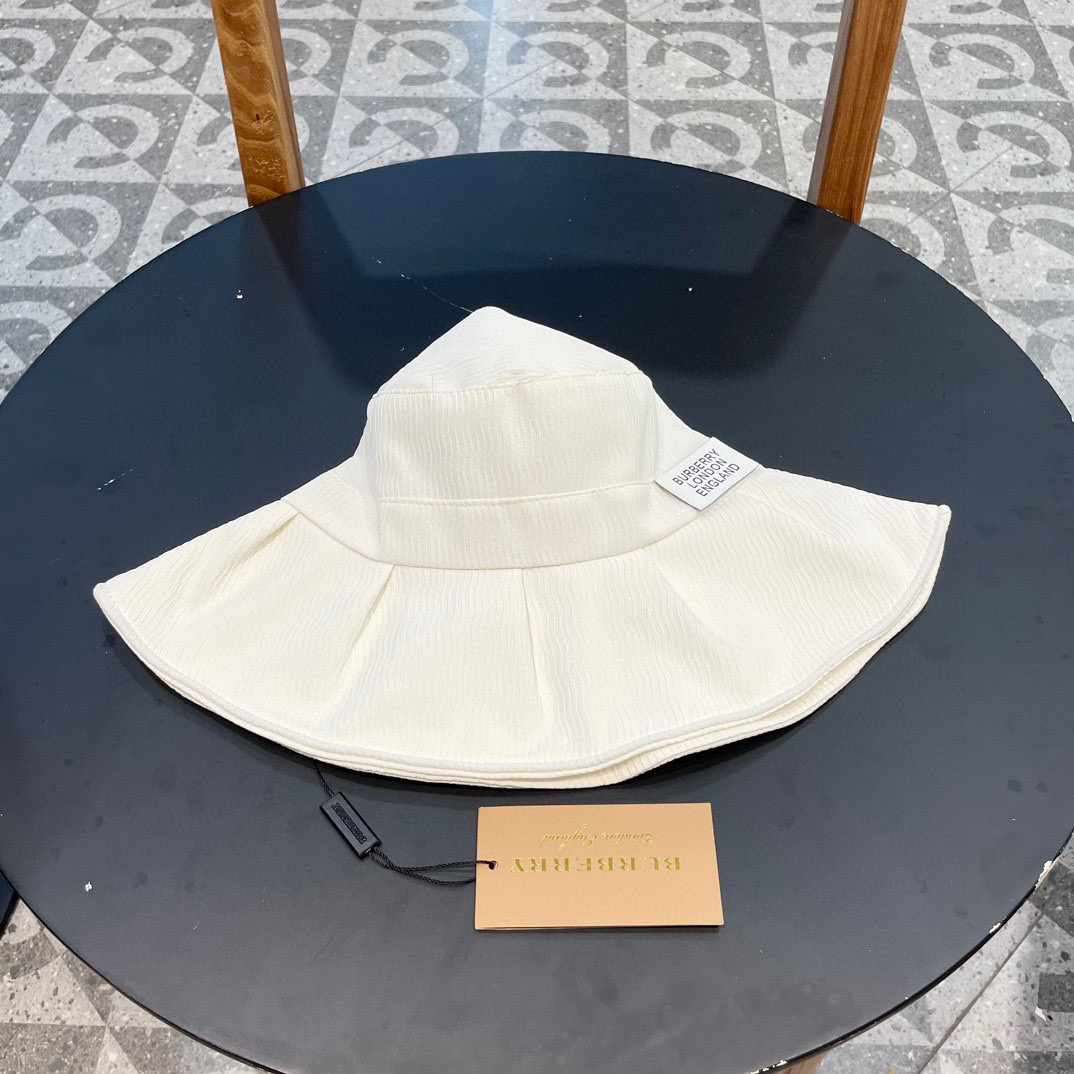 Burberry（巴宝莉）2024新款防晒帽防紫外线夏季遮脸海边太阳帽女士小标渔夫帽