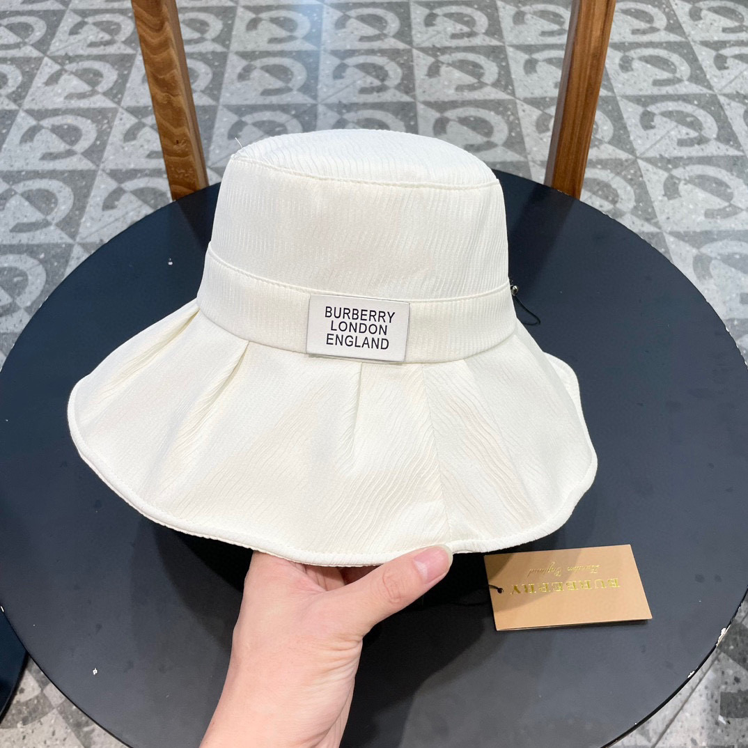 Burberry（巴宝莉）2024新款防晒帽防紫外线夏季遮脸海边太阳帽女士小标渔夫帽