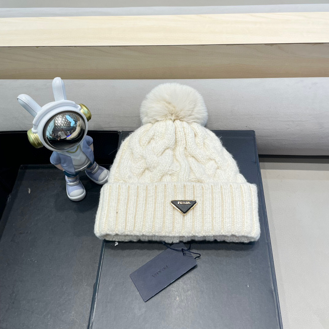 NO:704017,Prada Prada thickened plus velvet warm twist twist strong slim wool hat for women autumn and winter age-reducing big fur ball cute knitted hat cold hat hat fisherman hat baseball cap knitted hat, hat, prada, prada, espadrilles, hats19860909普拉达Prada加厚加绒保暖麻花劲显瘦毛线帽子女秋冬减龄大毛球可爱针织帽冷帽帽子渔夫帽棒球帽针织帽,帽子,prada,prada,espadrilles,hats,hat