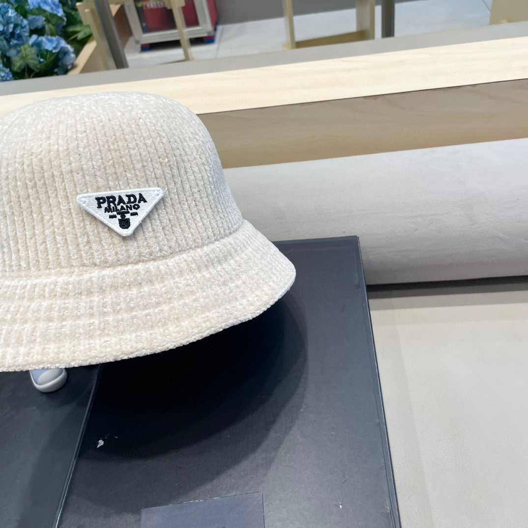 普拉达Prada纯色针织雪尼尔渔夫帽女大檐秋冬百搭休闲韩版显脸小网红水桶盆帽